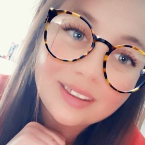 Meet your Posher, Briana